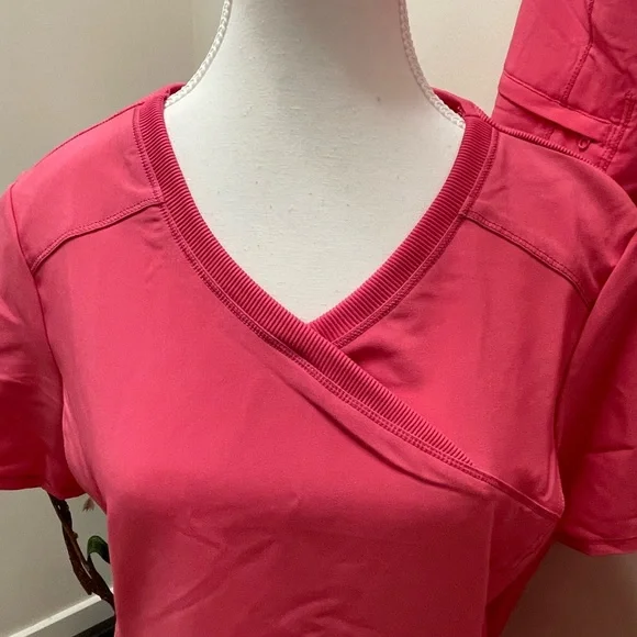 Cherokee Infinity Scrub TOP - Picture 4 of 10